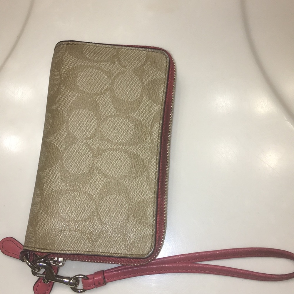 Coach wristlet wallet